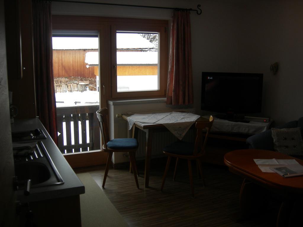 Haus Mooshof Apartment Lermoos Room photo